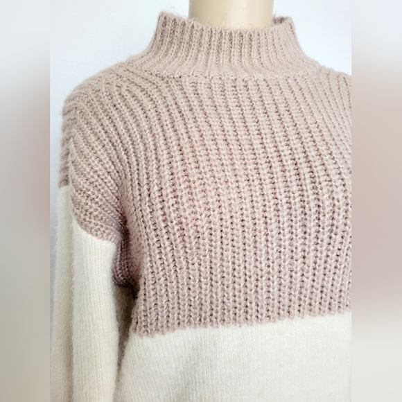 Ann Taylor Women Oversize Wool Blend Seeater Colorblock Mock Neck Cream/Mauve S - Picture 6 of 16